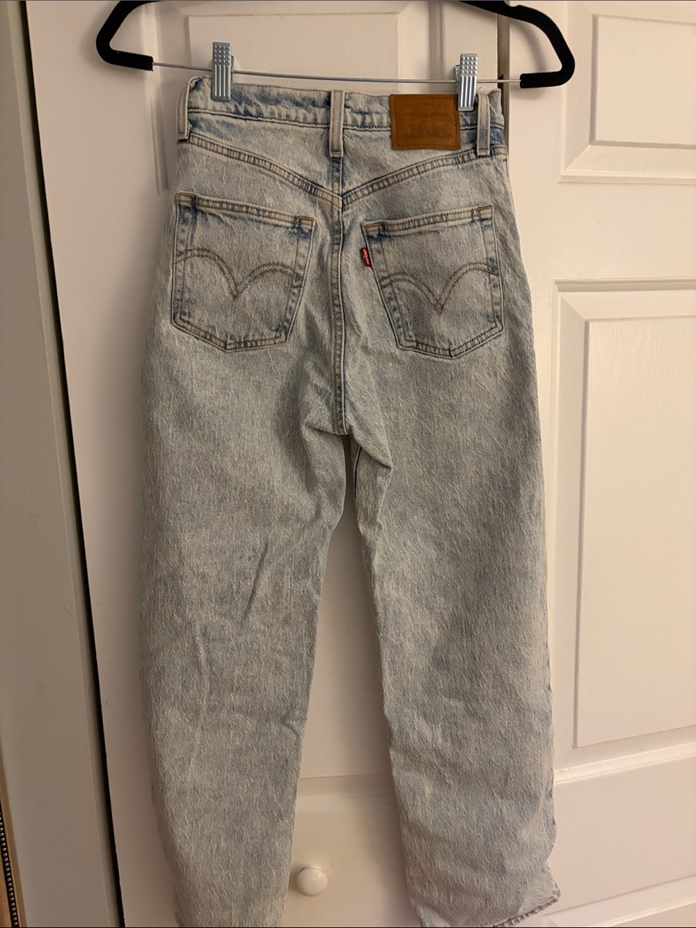 Levi's Jeans - Picture 3 of 4